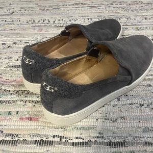 UGG Slip On Women’s Grey Shoes With Brown Insoles